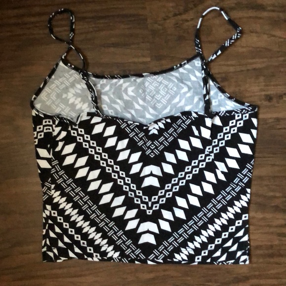Patterned crop tank - Picture 3 of 3